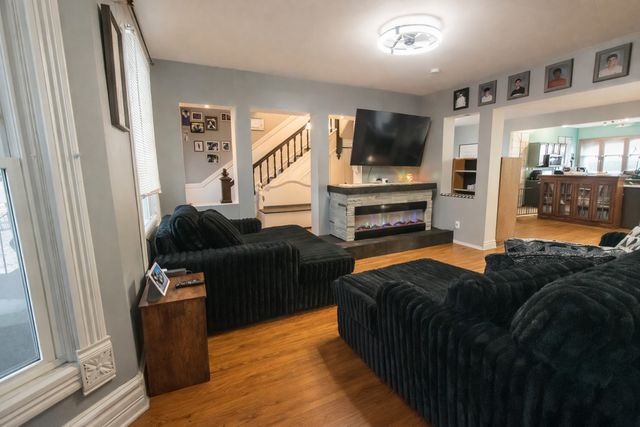 1023 S PEORIA Avenue, Dixon, IL 61021