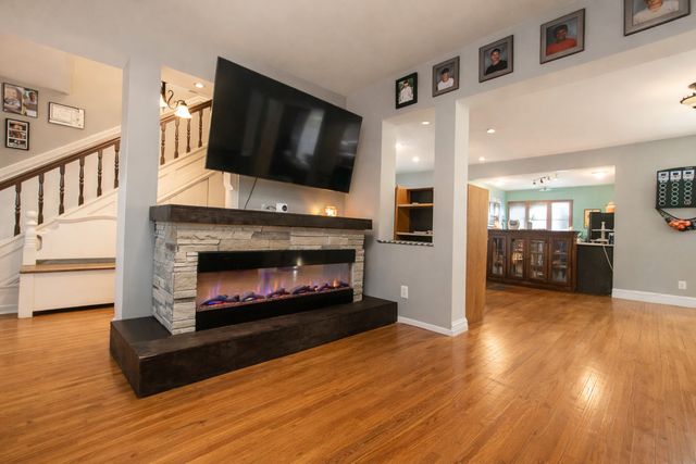 1023 S PEORIA Avenue, Dixon, IL 61021