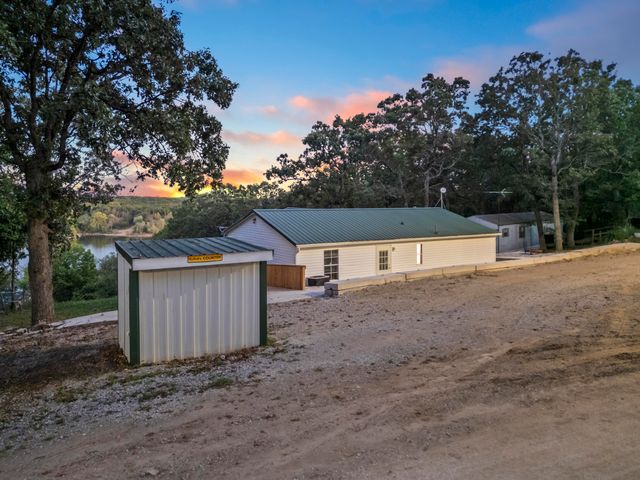 27061 County Road 209, Flemington, MO 65650