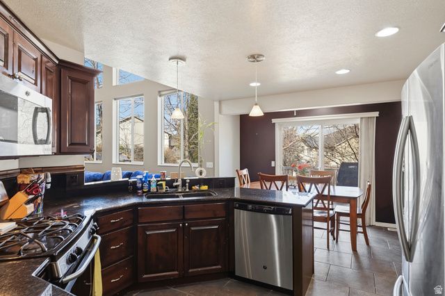 592 W 3550 S, Riverdale, UT 84405