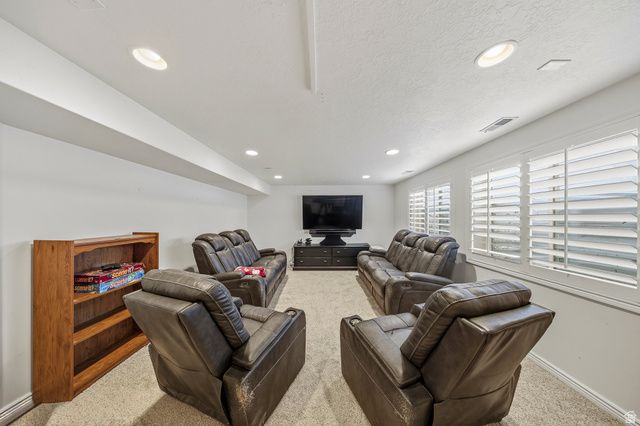 592 W 3550 S, Riverdale, UT 84405