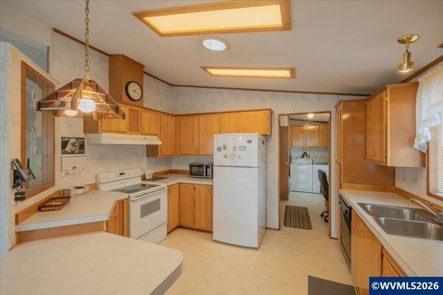 1401 W Ellendale Av 19, Dallas, OR 97338