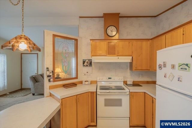 1401 W Ellendale Av 19, Dallas, OR 97338