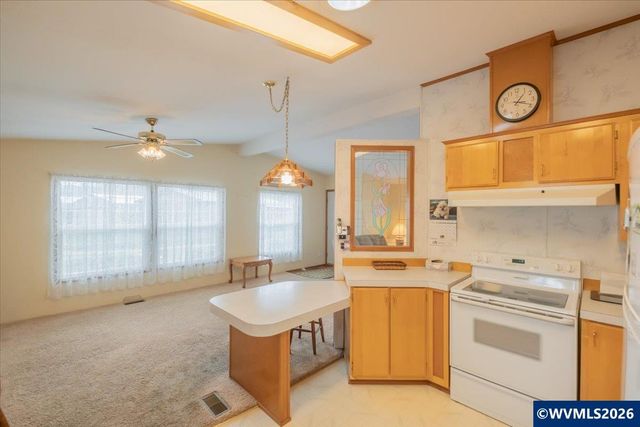 1401 W Ellendale Av 19, Dallas, OR 97338