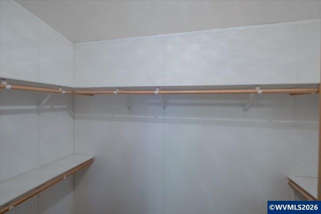 1401 W Ellendale Av 19, Dallas, OR 97338