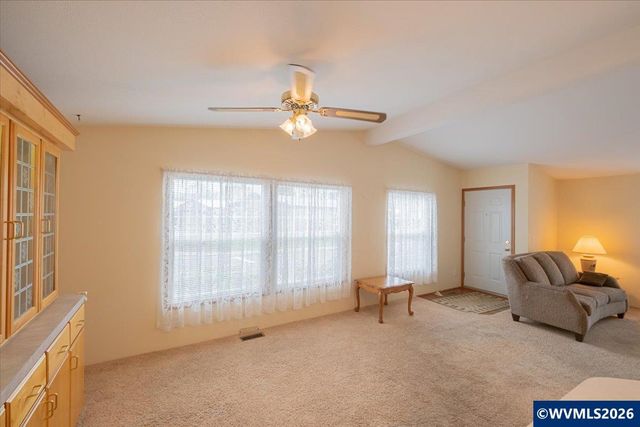 1401 W Ellendale Av 19, Dallas, OR 97338