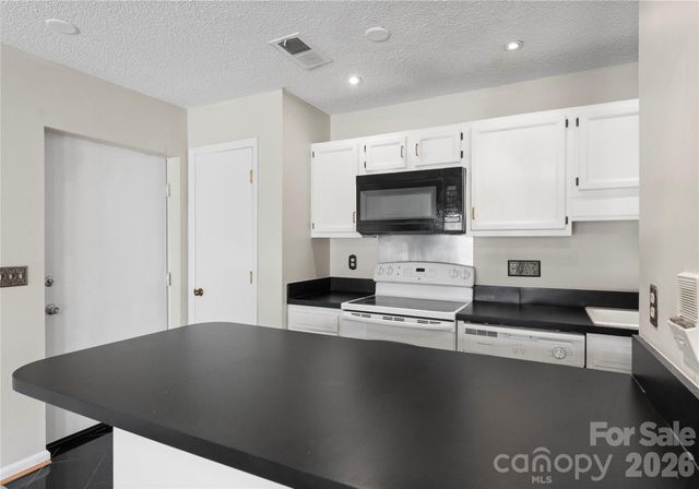 6101 Meadow Rose Lane A, Charlotte, NC 28215