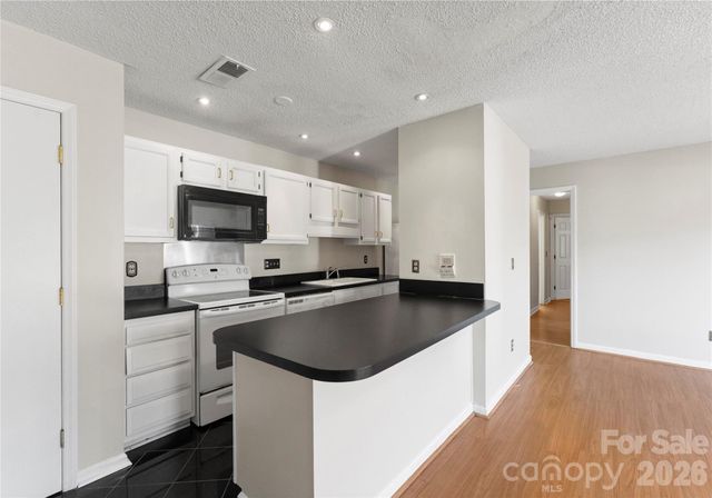 6101 Meadow Rose Lane A, Charlotte, NC 28215