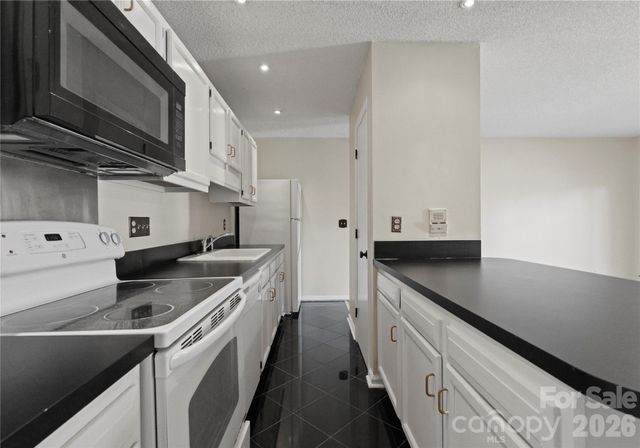 6101 Meadow Rose Lane A, Charlotte, NC 28215