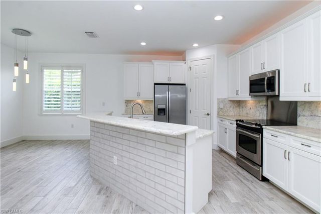 1371 Michigan AVE, Naples, FL 34103