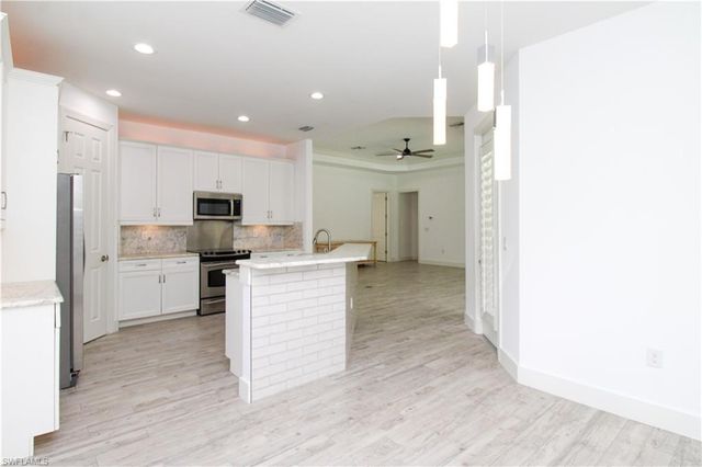 1371 Michigan AVE, Naples, FL 34103