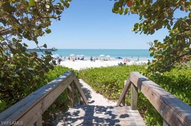 1371 Michigan AVE, Naples, FL 34103