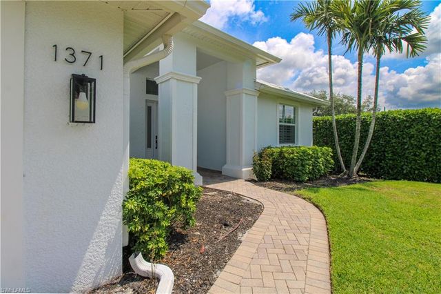 1371 Michigan AVE, Naples, FL 34103
