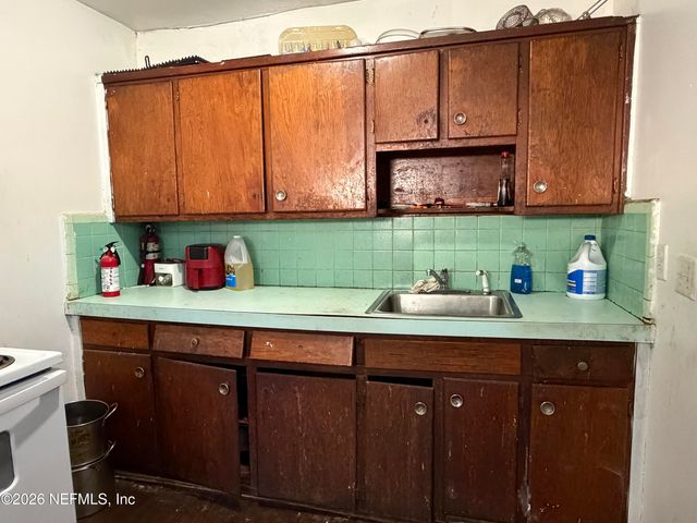 5248 BUNCHE Drive, Jacksonville, FL 32209