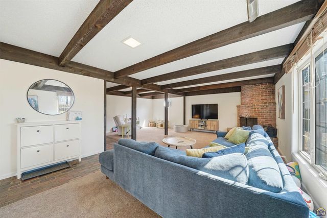 4025 SE 29th ST, Topeka, KS 66605