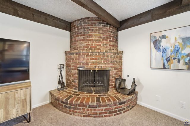 4025 SE 29th ST, Topeka, KS 66605