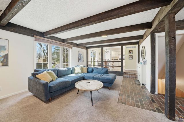 4025 SE 29th ST, Topeka, KS 66605