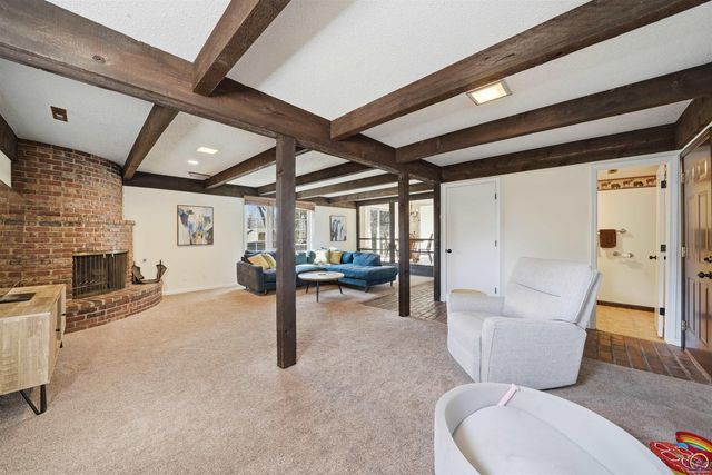 4025 SE 29th ST, Topeka, KS 66605