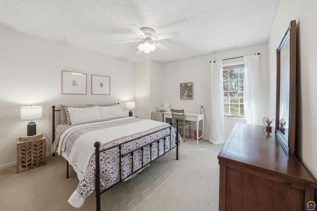 4025 SE 29th ST, Topeka, KS 66605