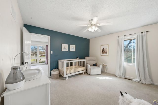 4025 SE 29th ST, Topeka, KS 66605