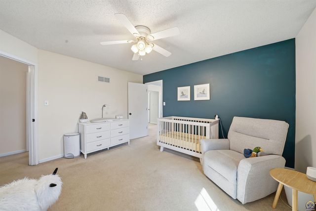 4025 SE 29th ST, Topeka, KS 66605