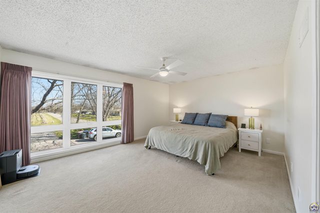 4025 SE 29th ST, Topeka, KS 66605