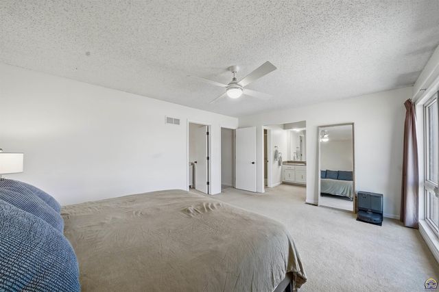 4025 SE 29th ST, Topeka, KS 66605