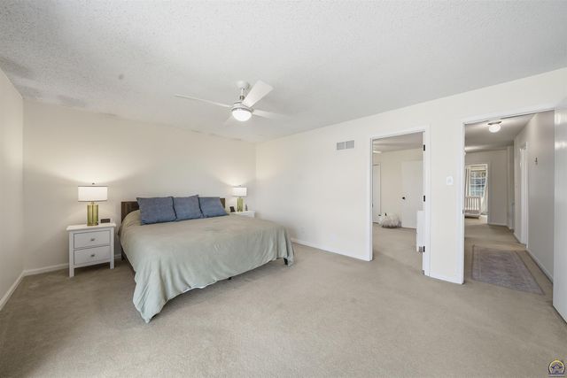 4025 SE 29th ST, Topeka, KS 66605