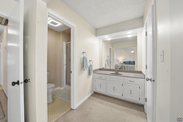 4025 SE 29th ST, Topeka, KS 66605