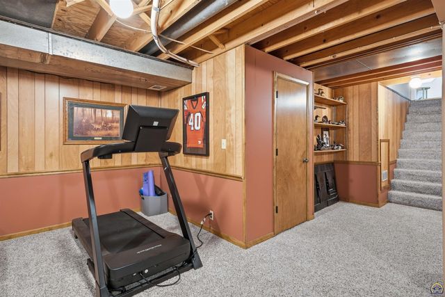 4025 SE 29th ST, Topeka, KS 66605