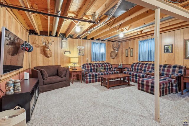 4025 SE 29th ST, Topeka, KS 66605