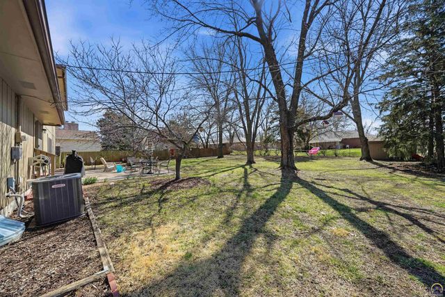 4025 SE 29th ST, Topeka, KS 66605