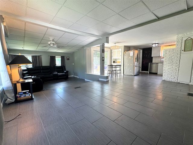 3949 WOOD Street, Erie, PA 16509