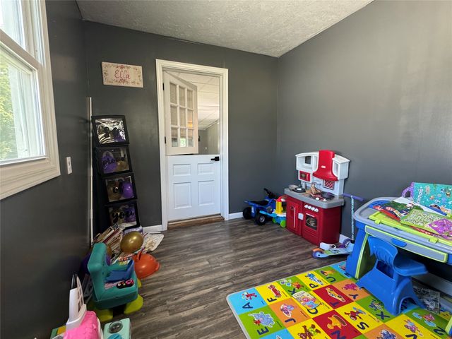 3949 WOOD Street, Erie, PA 16509