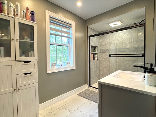 3949 WOOD Street, Erie, PA 16509