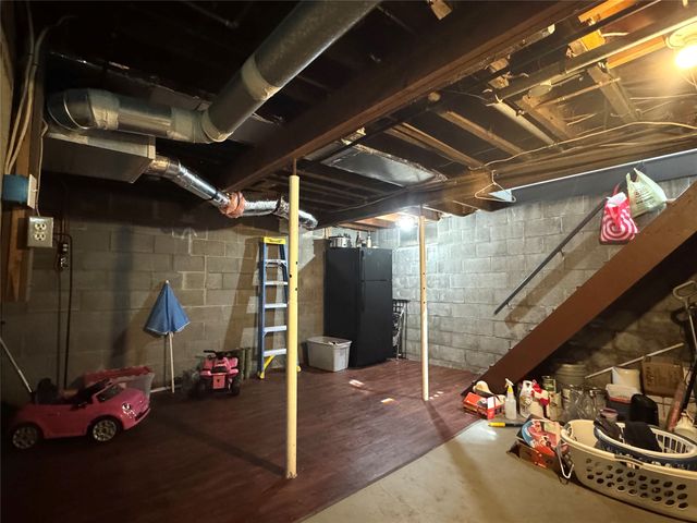 3949 WOOD Street, Erie, PA 16509