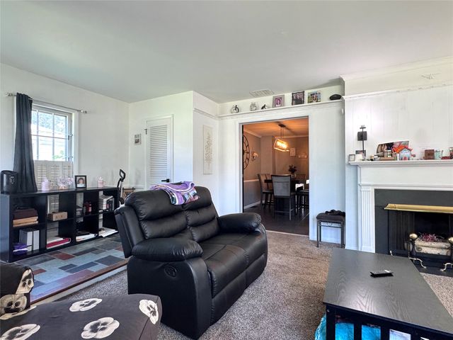 3949 WOOD Street, Erie, PA 16509