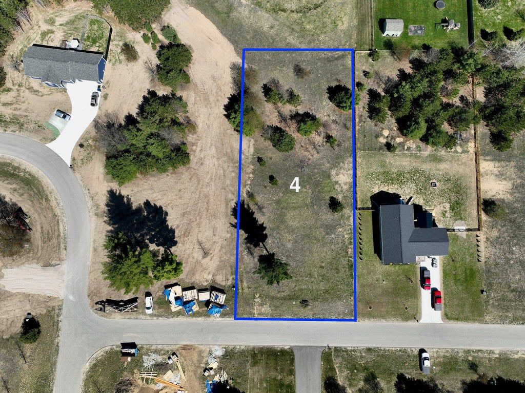 2971 Michele Marie, Grawn, MI 49637