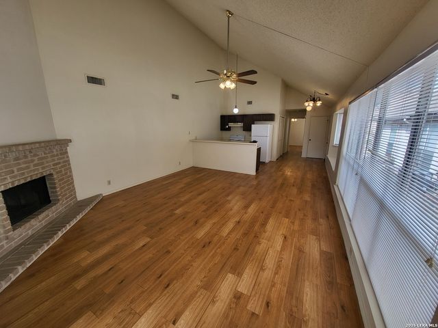 8427 Cranberry Hl Unit 2, San Antonio, TX 78254