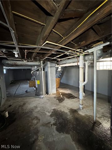 2240 E 90th Street, Cleveland, OH 44106