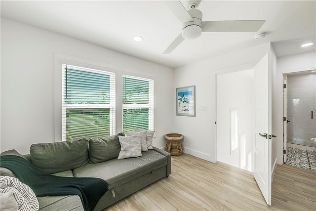 603 E Avenue C, Port Aransas, TX 78373