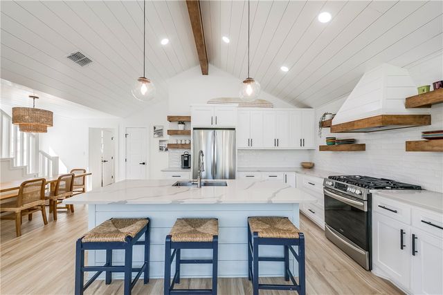 603 E Avenue C, Port Aransas, TX 78373