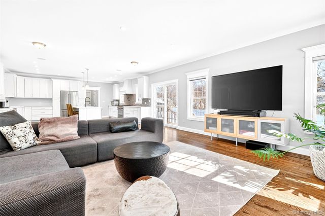 342 Willis Avenue, Hawthorne, NY 10532