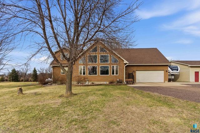 46494 Country Ln Lane, Hartford, SD 57033