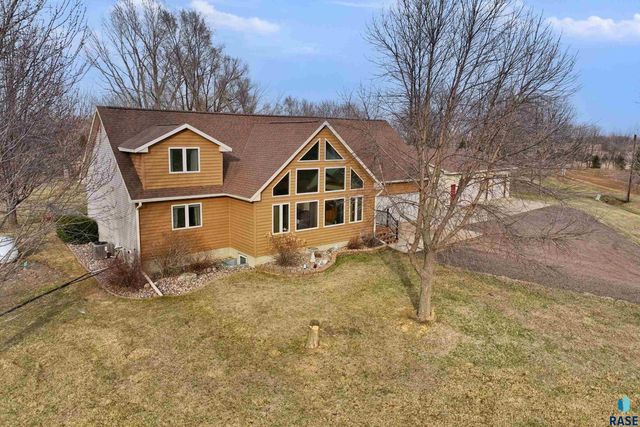 46494 Country Ln Lane, Hartford, SD 57033