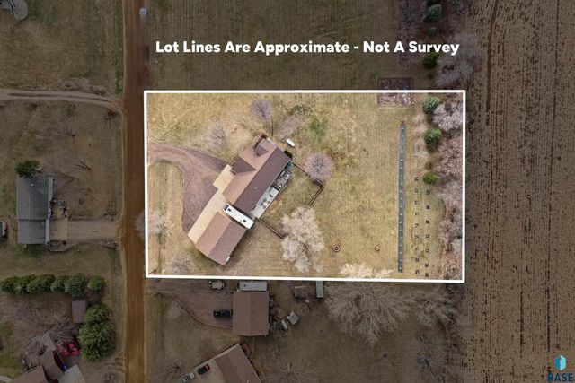 46494 Country Ln Lane, Hartford, SD 57033