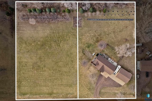 46494 Country Ln Lane, Hartford, SD 57033