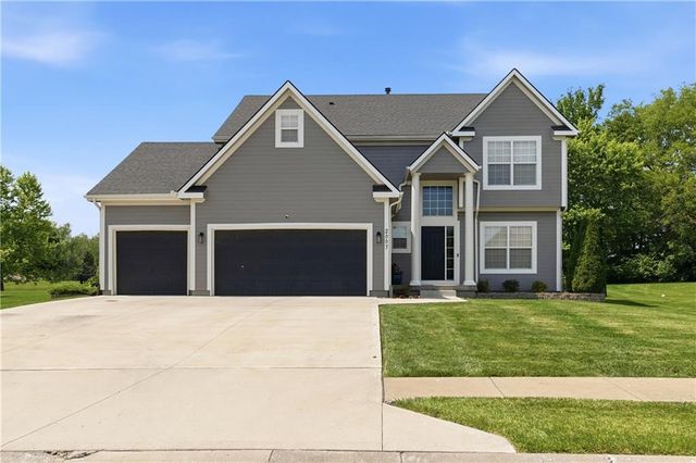 2007 Sequoia Drive, Raymore, MO 64083