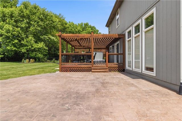 2007 Sequoia Drive, Raymore, MO 64083