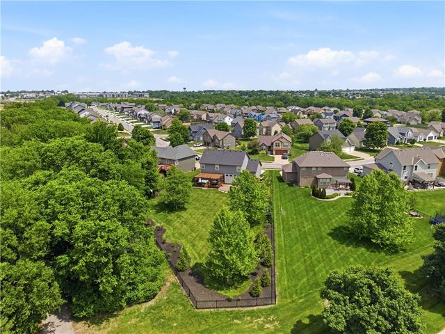 2007 Sequoia Drive, Raymore, MO 64083